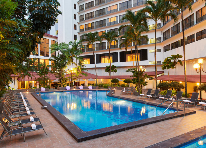 york-pool-dusk-ok_2_orig-710x510