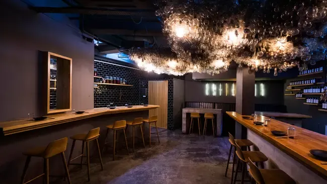 Bars in Singapore-Operation Dagger