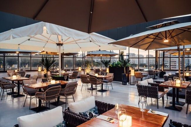 Bars in Singapore-Sky Lido